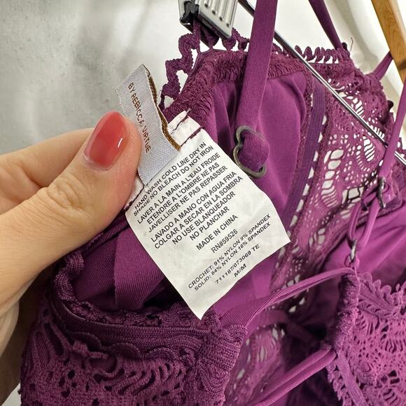 Becca by Rebecca Virtue Color Play Halter One-Piece Swimsuit Merlot women's M - Picture 4 of 9